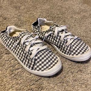 Size 7.5 womens slip on